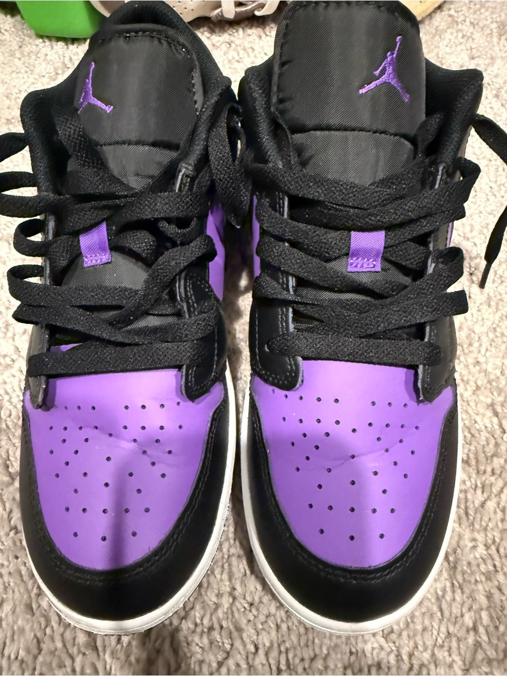 Nike Women's Black and Purple Low-Top Sneakers with White Midsole